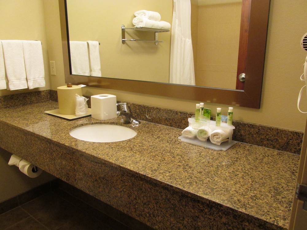 holiday inn express and suites sioux falls sw by ihg