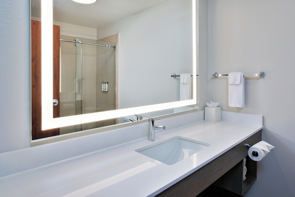 holiday inn express and suites sioux falls sw by ihg