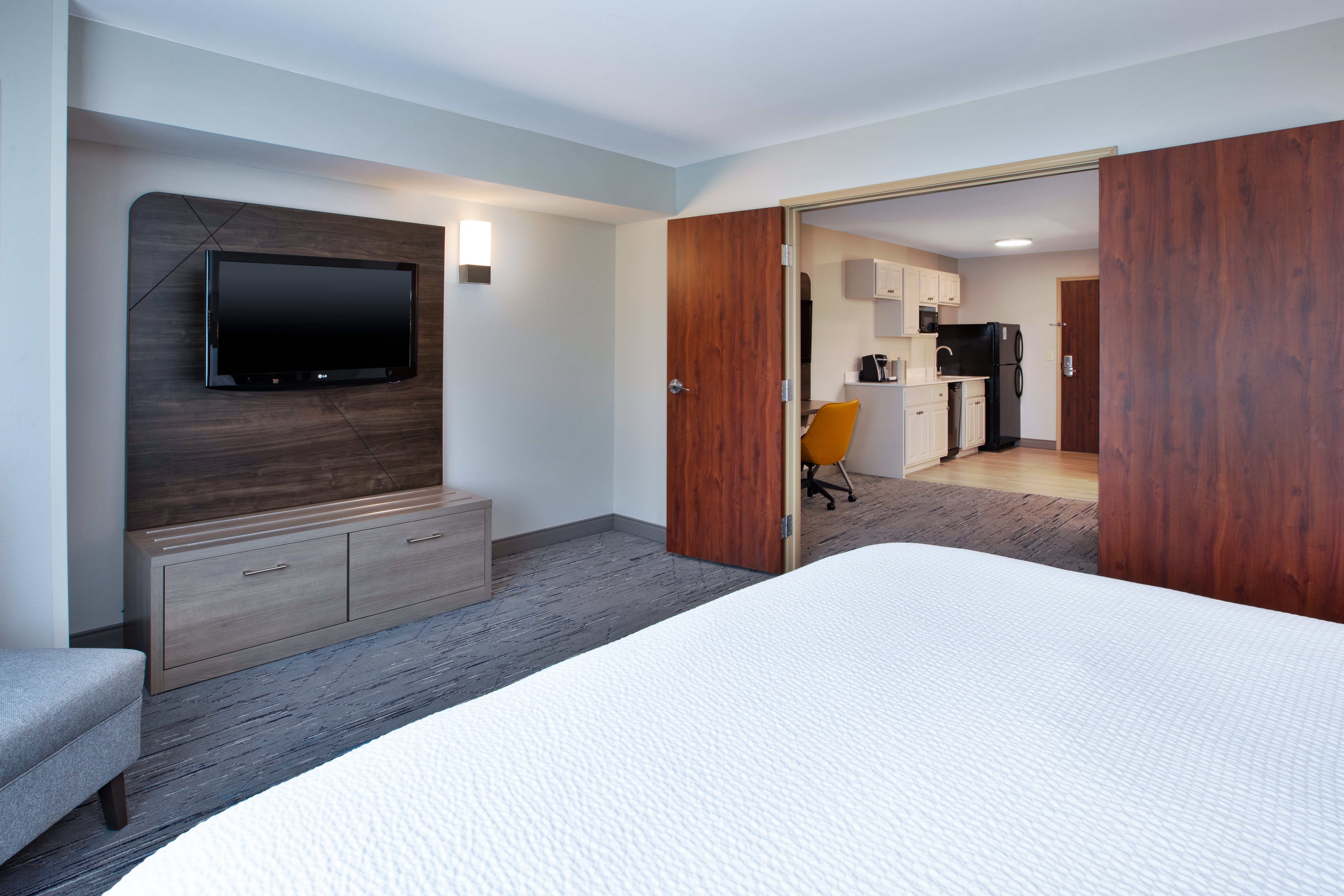 holiday inn express and suites sioux falls sw by ihg
