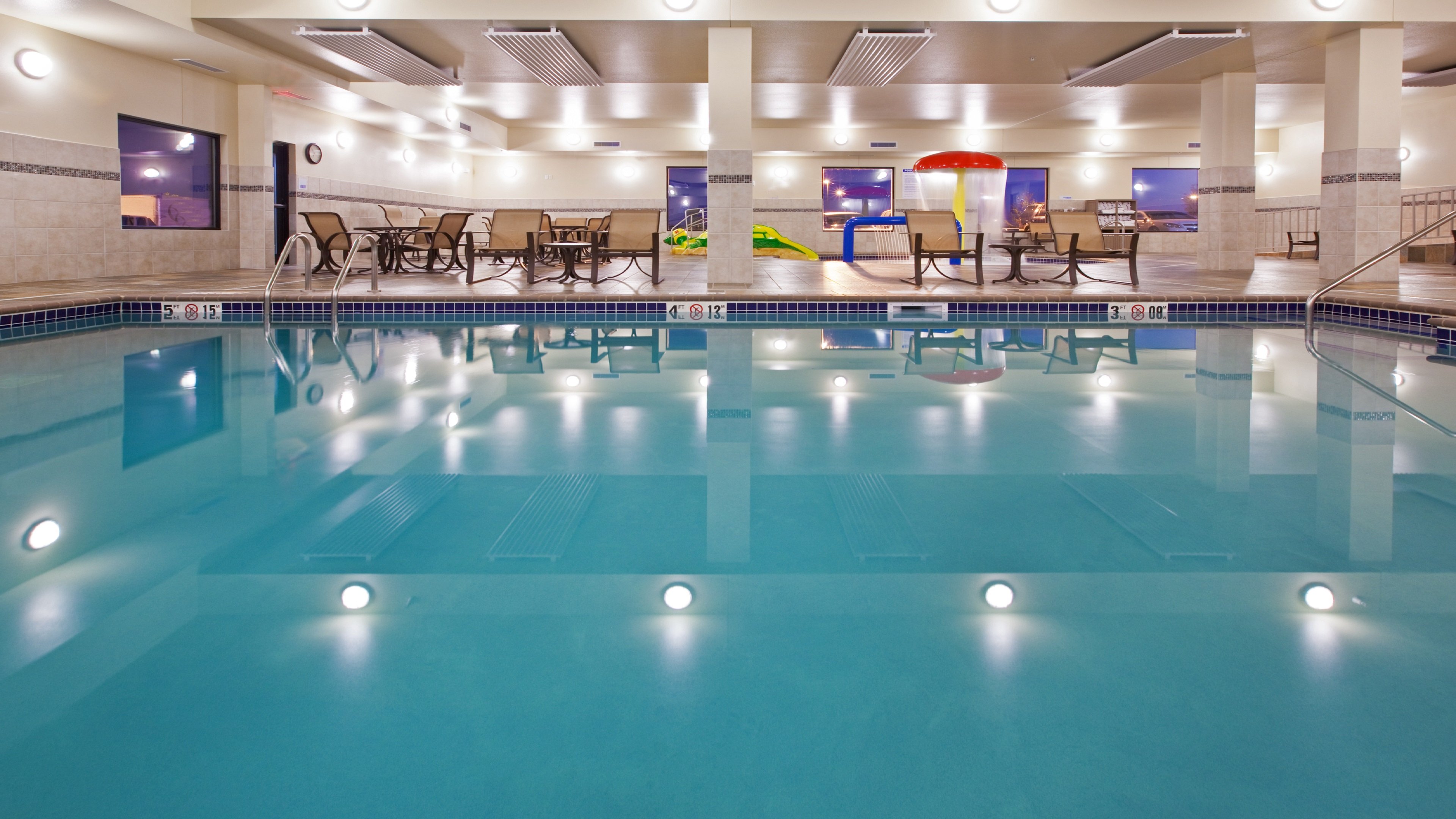 holiday inn express and suites sioux falls sw by ihg