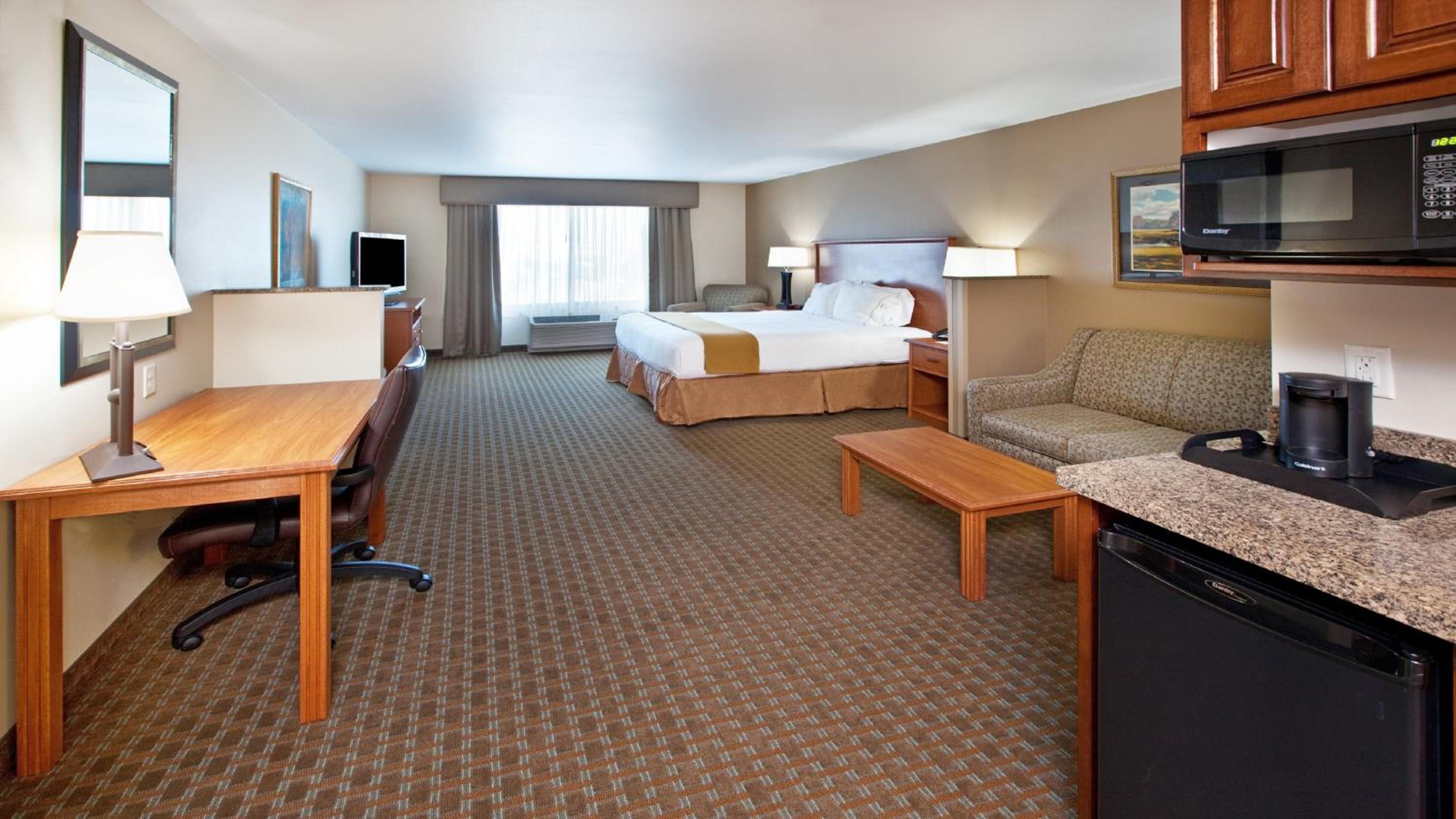 holiday inn express and suites sioux falls sw by ihg
