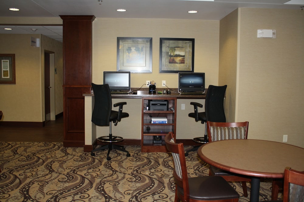 holiday inn express and suites sioux falls sw by ihg