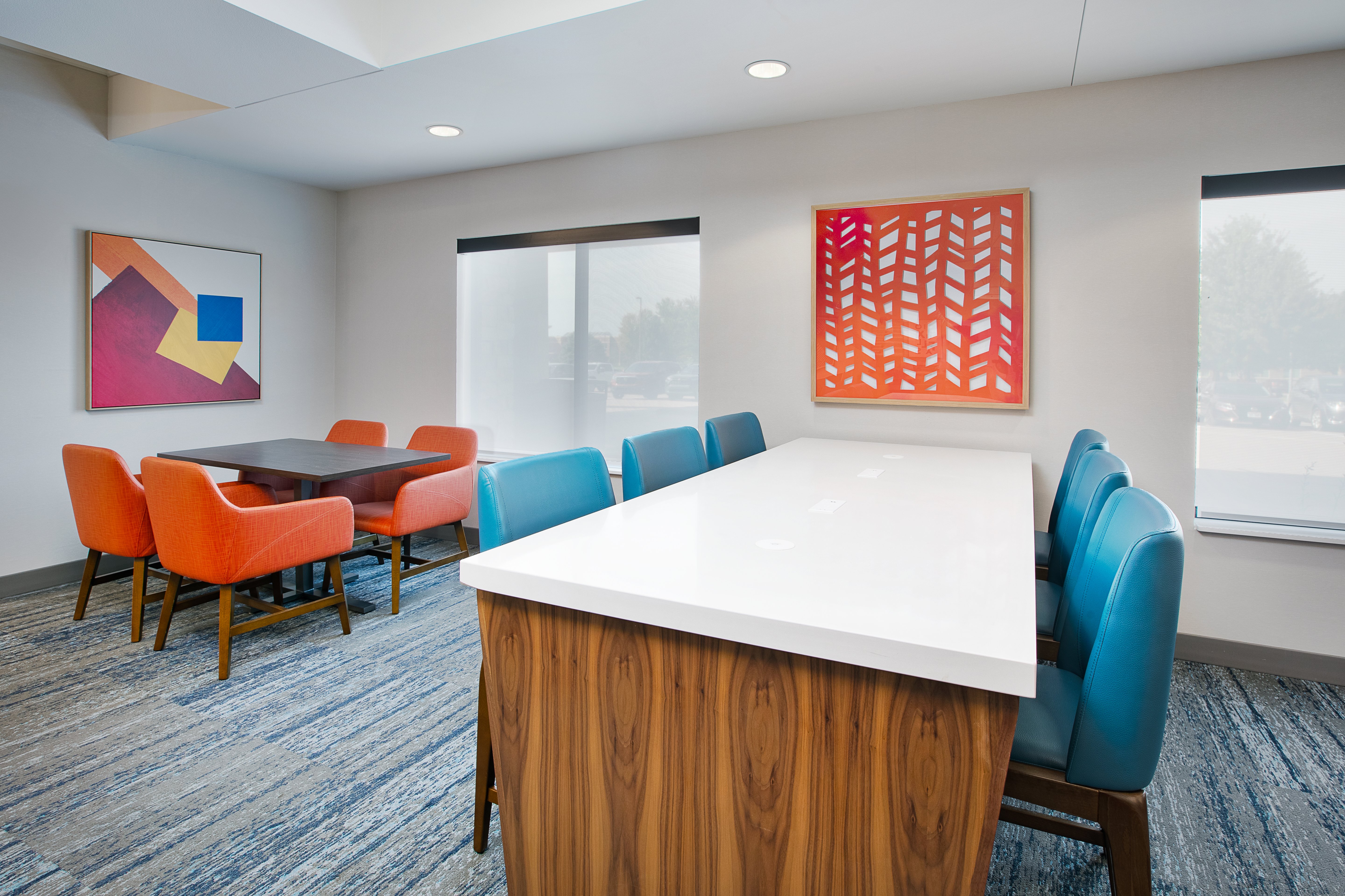 holiday inn express and suites sioux falls sw by ihg