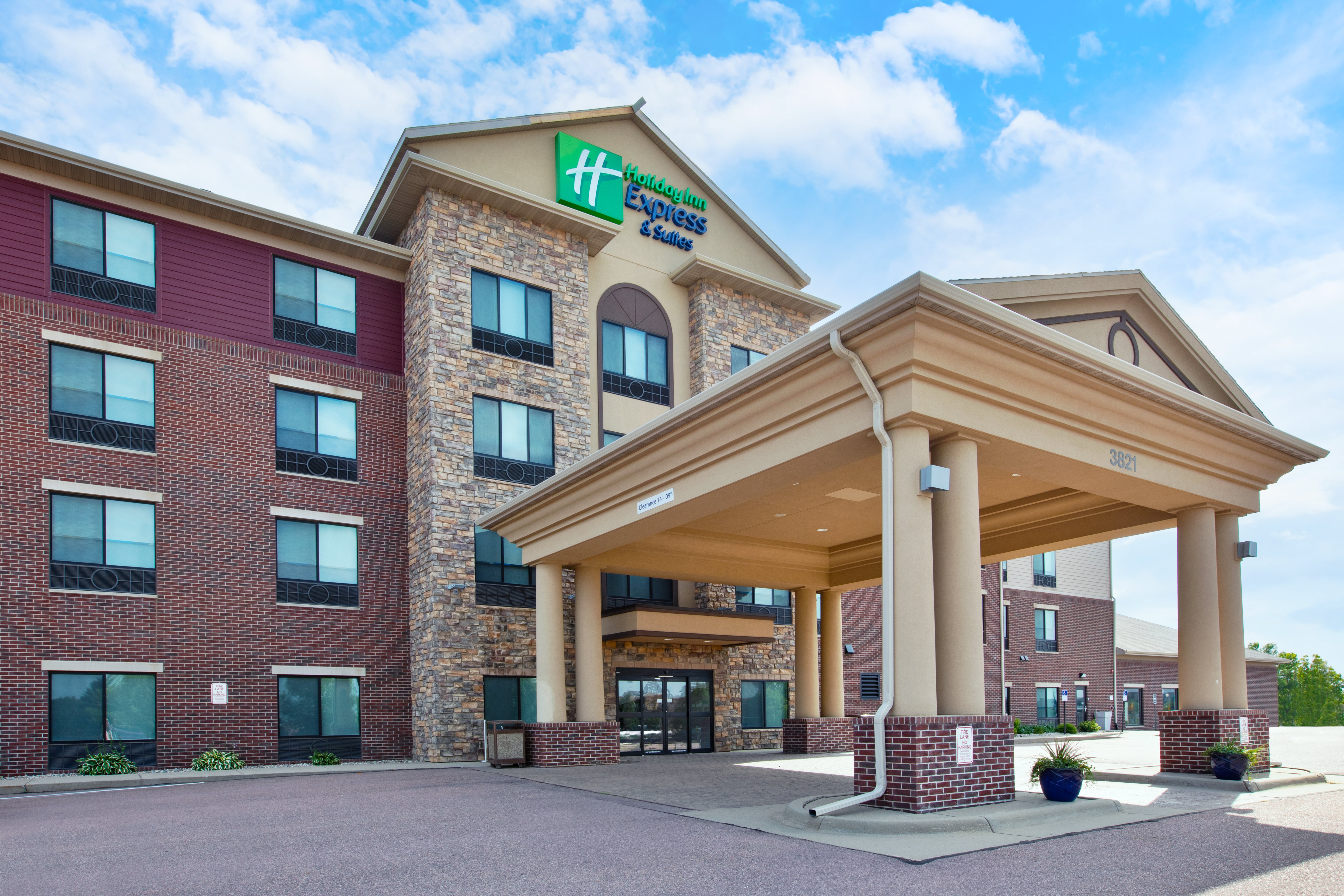 holiday inn express and suites sioux falls sw by ihg