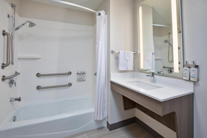 holiday inn express and suites sioux falls sw by ihg
