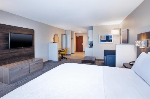 holiday inn express and suites sioux falls sw by ihg