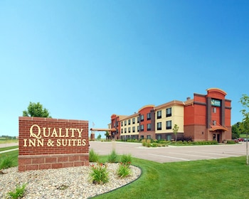 clarion pointe sioux falls airport