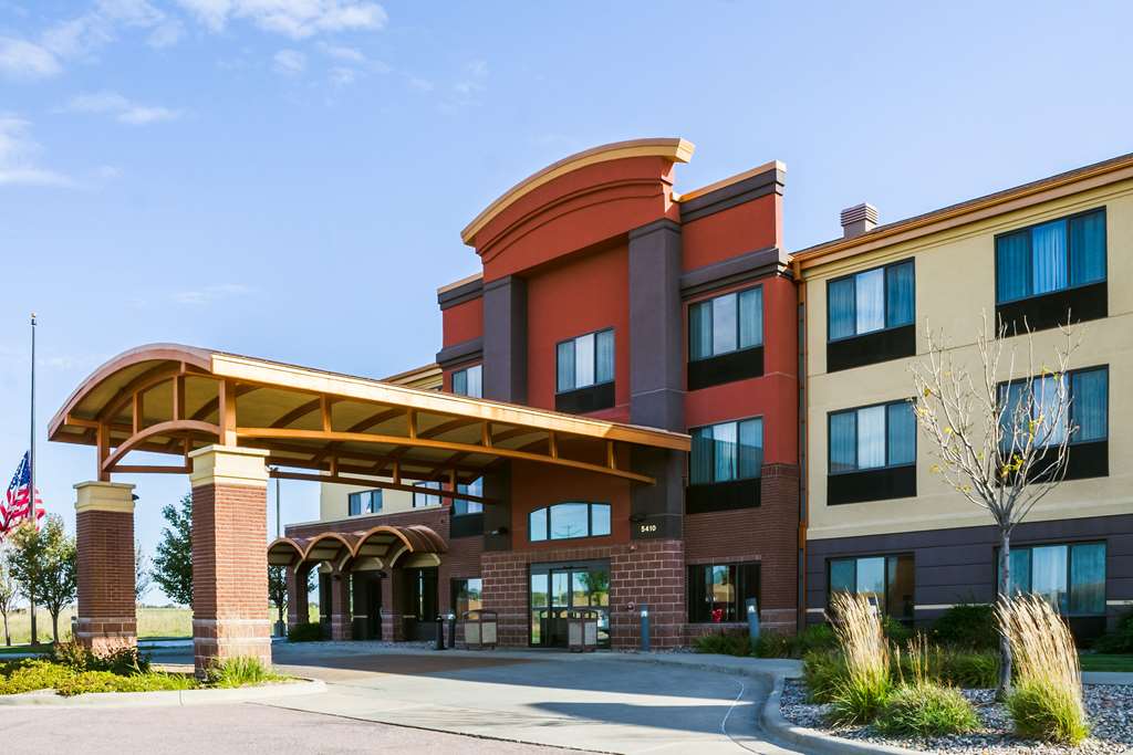 clarion pointe sioux falls airport