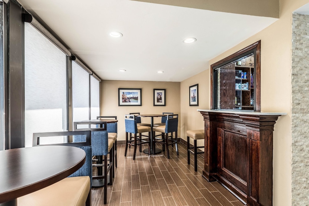 comfort inn downtown