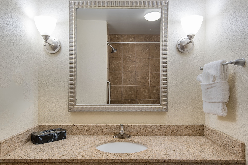 holiday inn express and suites lafayette east by ihg