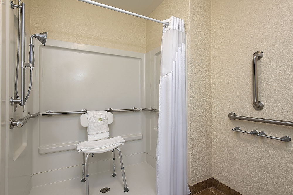 holiday inn express and suites lafayette east by ihg