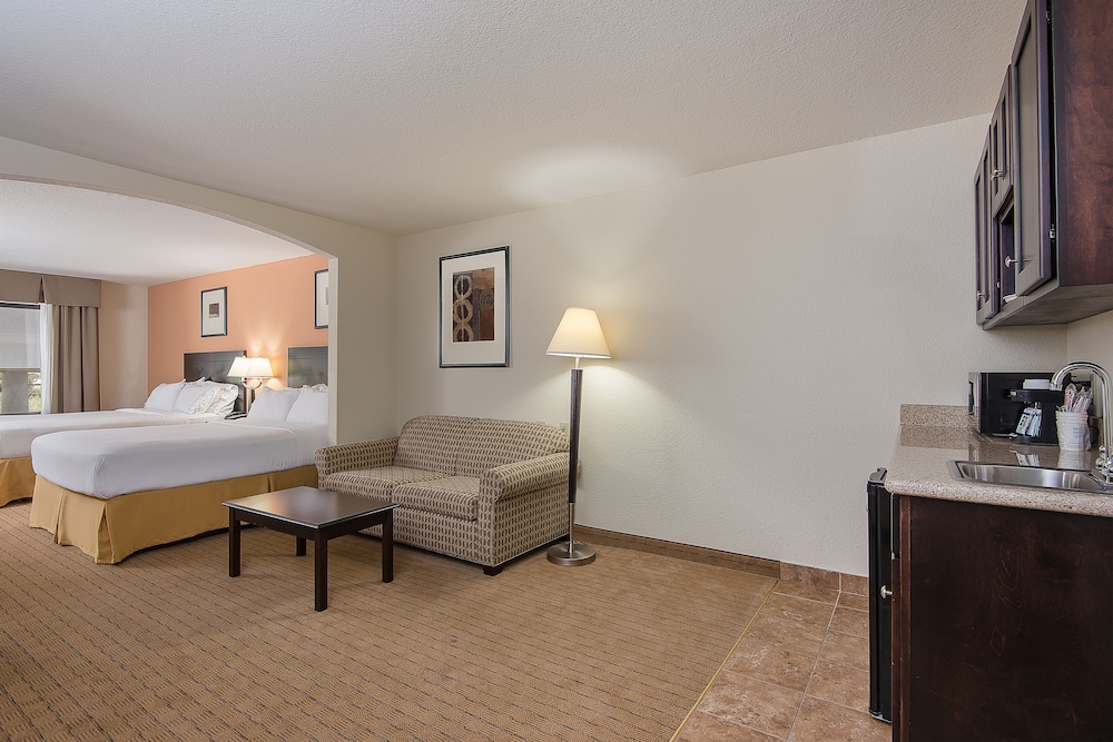 holiday inn express and suites lafayette east by ihg