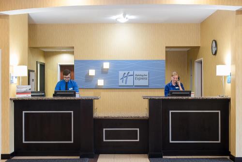 holiday inn express and suites lafayette east by ihg