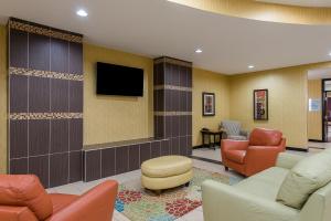 holiday inn express and suites lafayette east by ihg