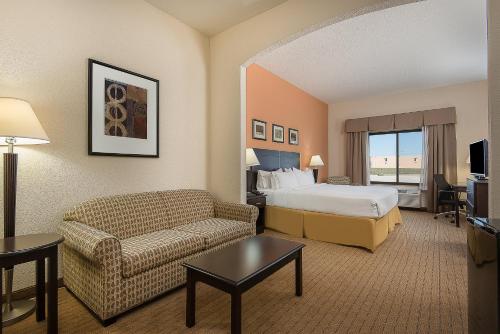 holiday inn express and suites lafayette east by ihg