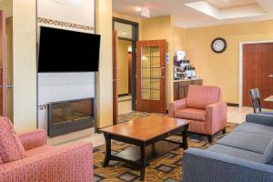 holiday inn express and suites lafayette east by ihg
