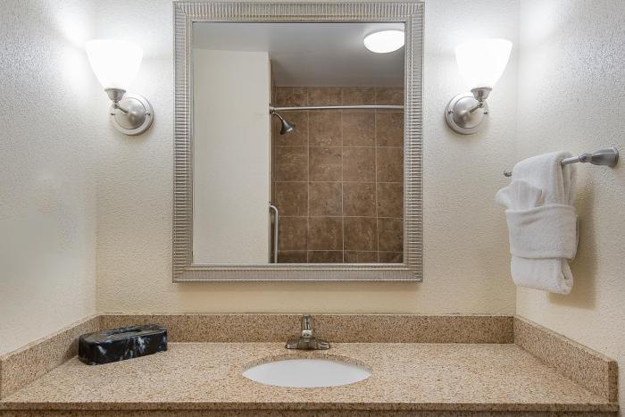 holiday inn express and suites lafayette east by ihg