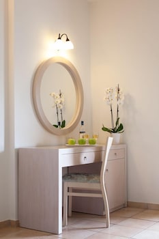 alianthos garden hotel