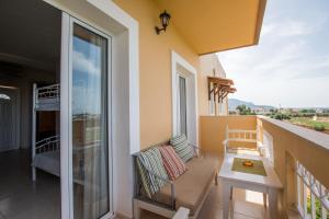 danelis studios and apartments