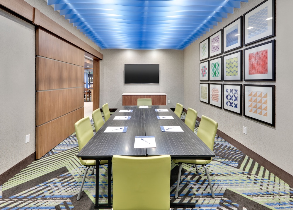 holiday inn express and sts ft worth north northlake