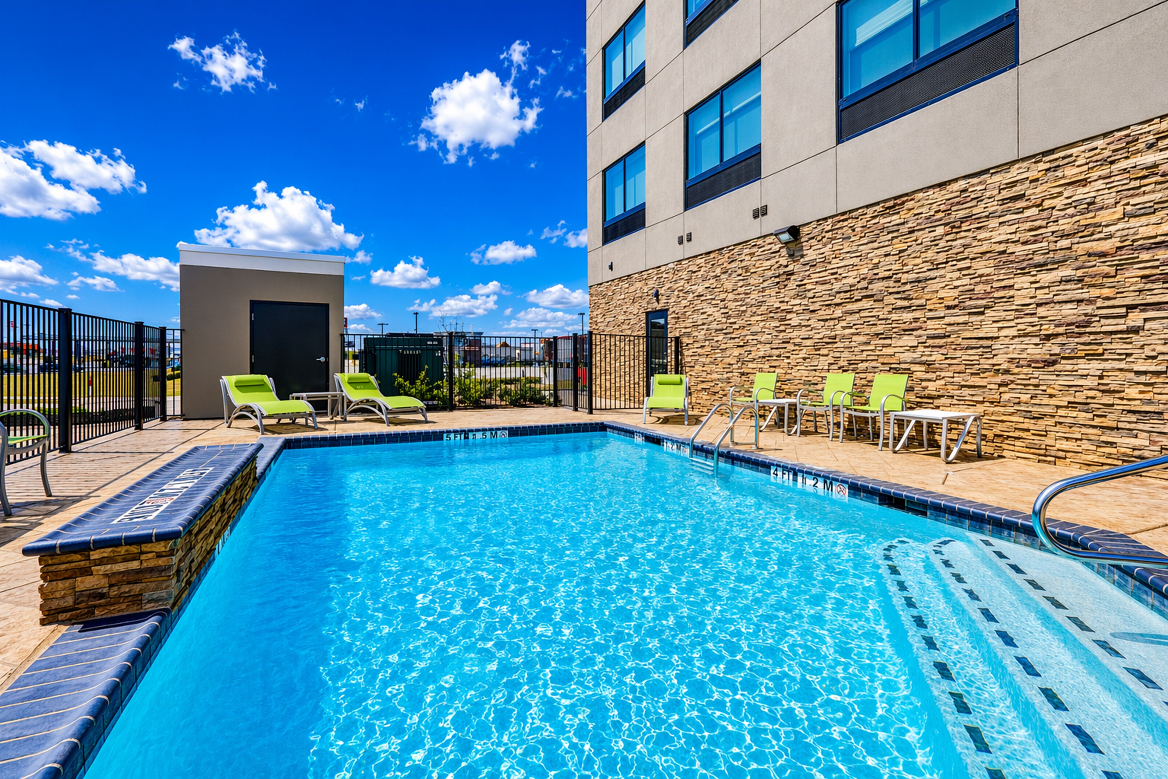 holiday inn express and sts ft worth north northlake