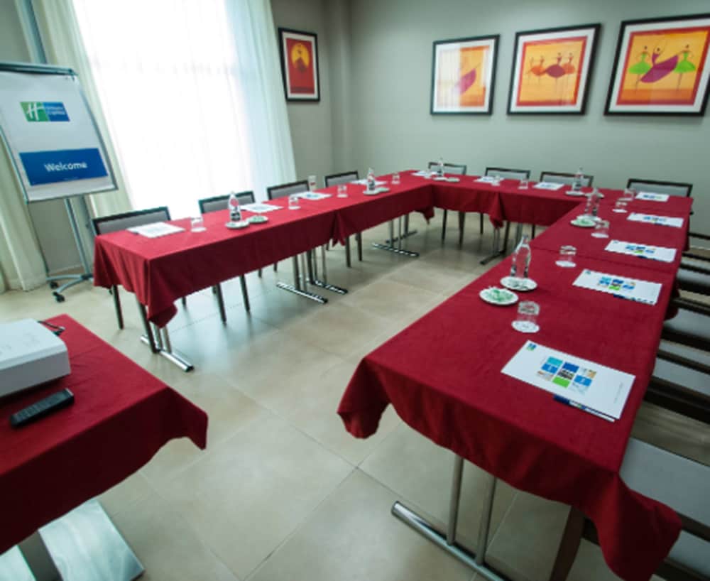 holiday inn express campo de gibraltar barrios by ihg