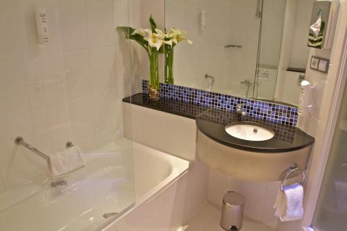 holiday inn express campo de gibraltar barrios by ihg