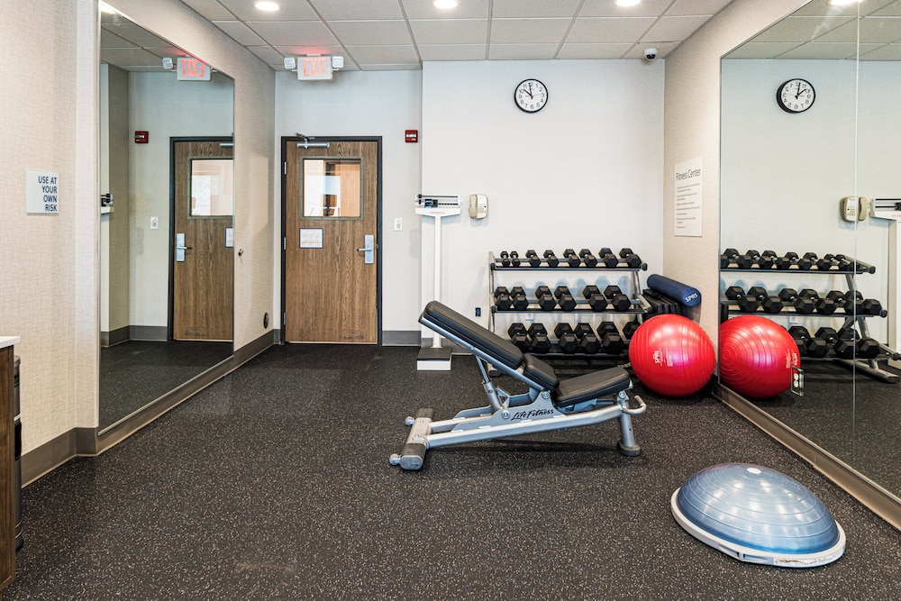 holiday inn express and suites buford ne lake lanier
