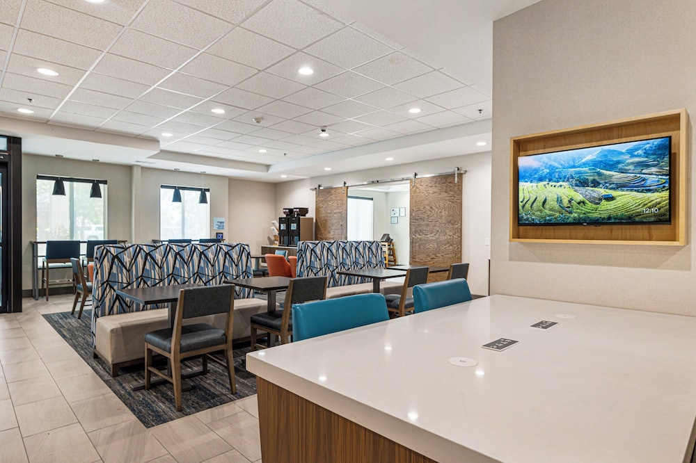 holiday inn express and suites buford ne lake lanier