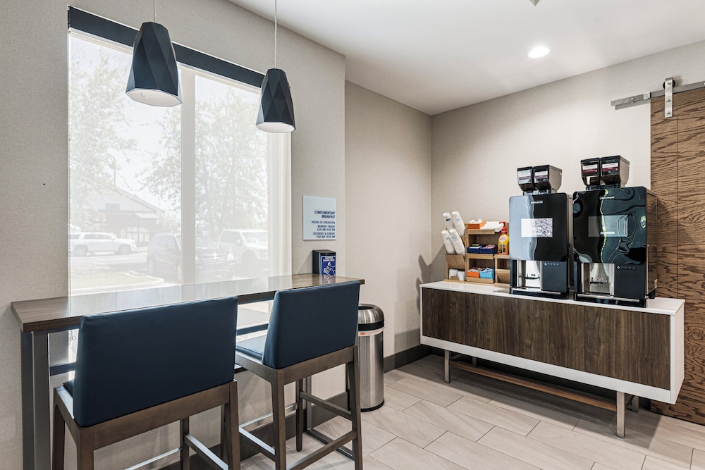 holiday inn express and suites buford ne lake lanier