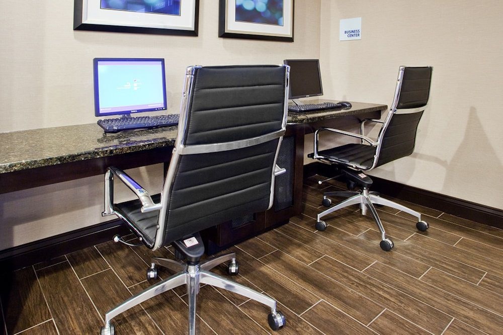 holiday inn express and suites buford ne lake lanier
