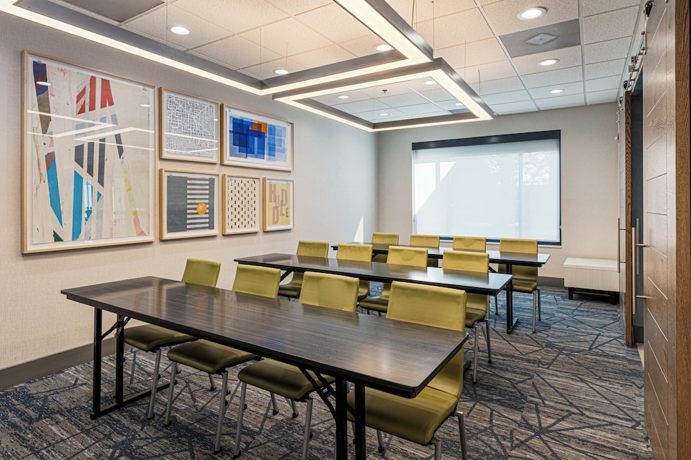 holiday inn express and suites buford ne lake lanier