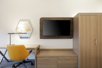 Holiday Inn Express & Suites Buford Ne-Lake Lanier,Buford>>Atlanta,3 star