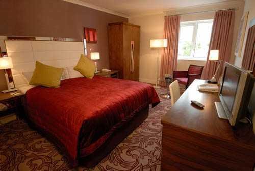 golden tulip manchester