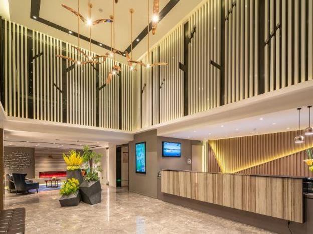 homeinn selected foshan zumiao metro station