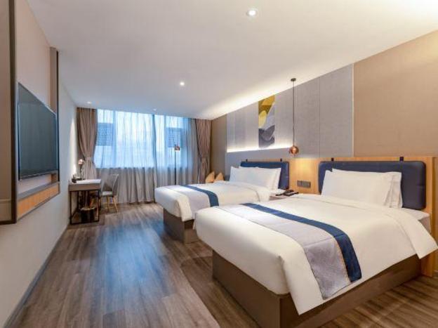 homeinn selected foshan zumiao metro station