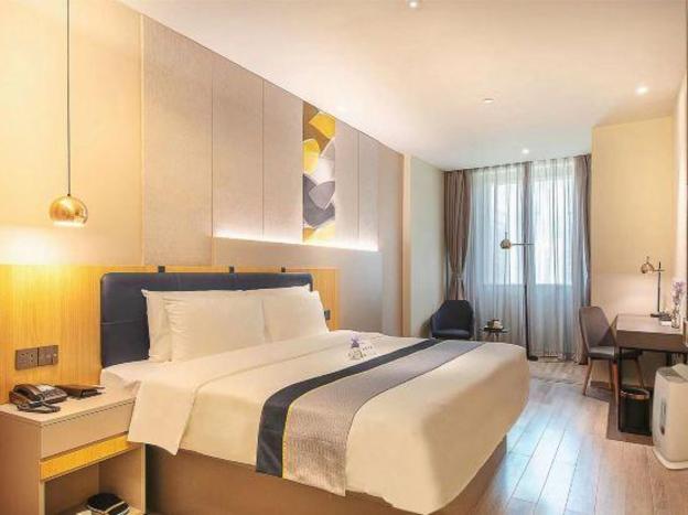homeinn selected foshan zumiao metro station