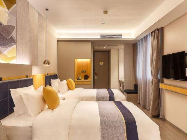homeinn selected foshan zumiao metro station