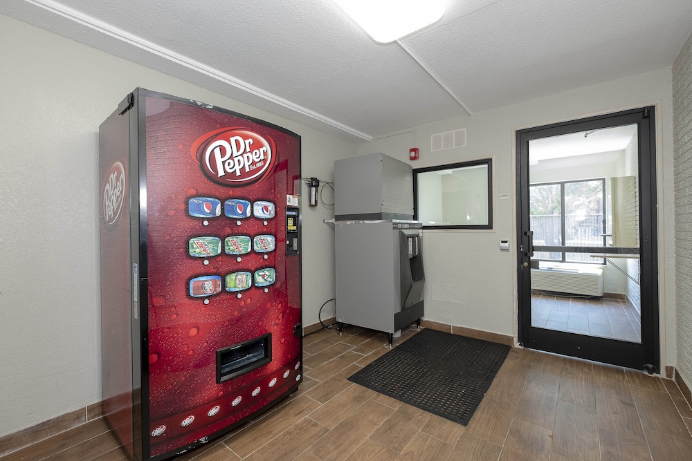 red roof inn roanoke rapids