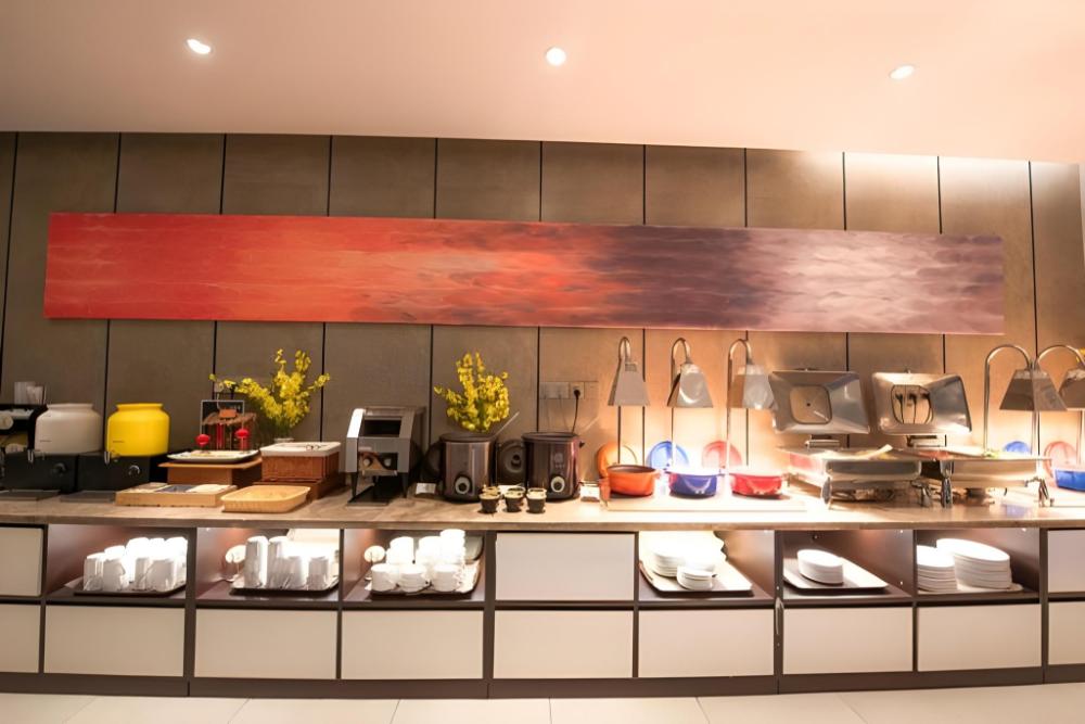 home inn plus subway station zhangzizhong road dongsi beijing