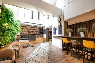 home inn plus subway station zhangzizhong road dongsi beijing
