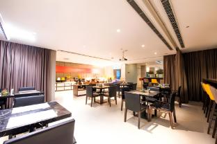 home inn plus subway station zhangzizhong road dongsi beijing