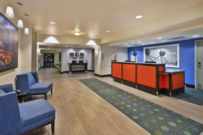 hampton inn and suites elyria