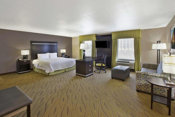 hampton inn and suites elyria