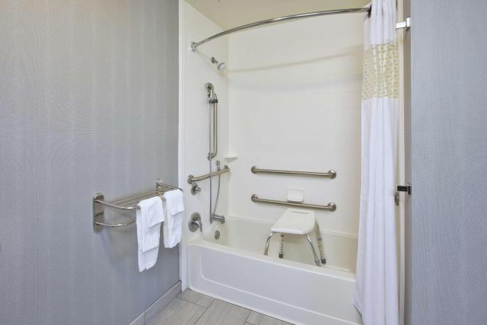 hampton inn and suites elyria