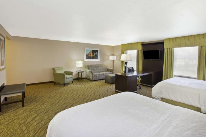 hampton inn and suites elyria