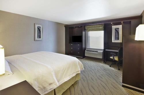 hampton inn and suites elyria