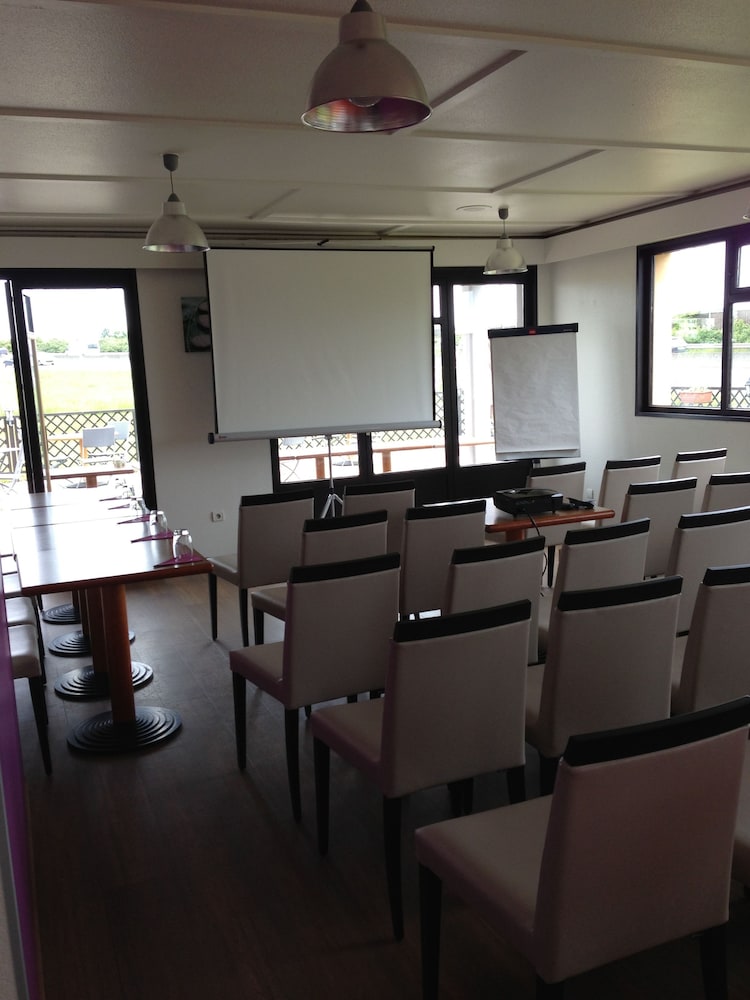 hotel inn design la rochelle