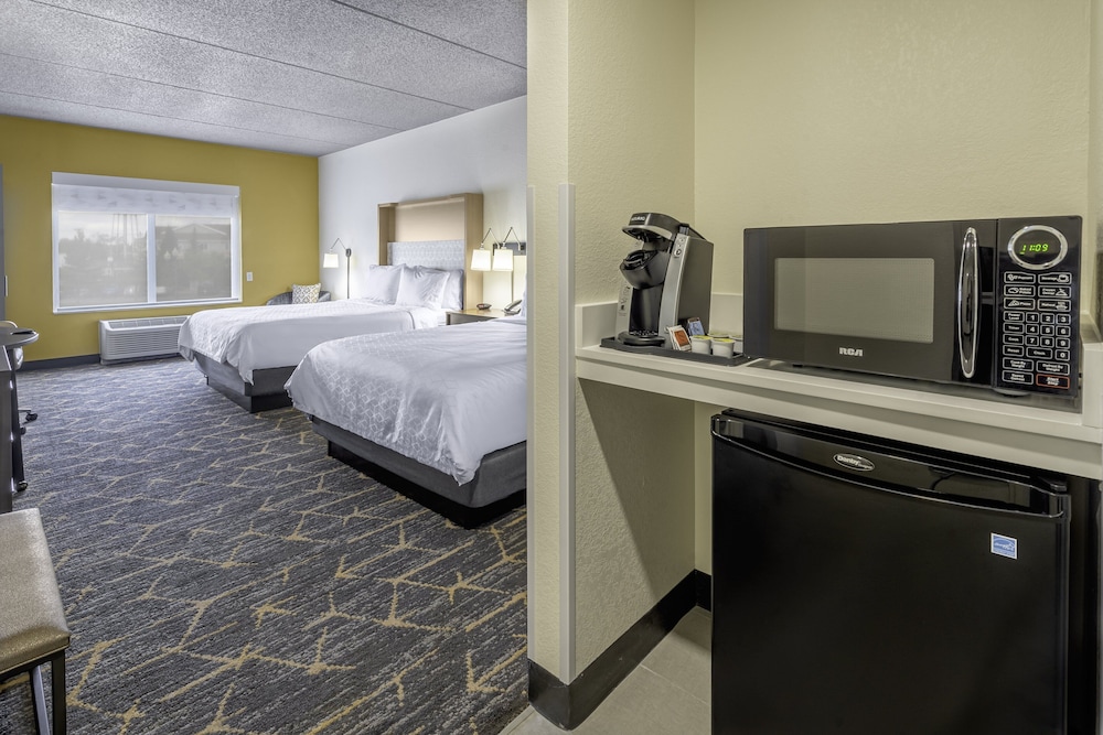 holiday inn and suites wausau rothschild by ihg