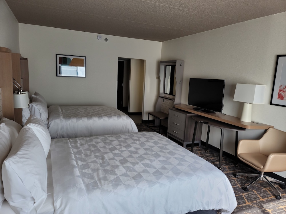 holiday inn and suites wausau rothschild by ihg